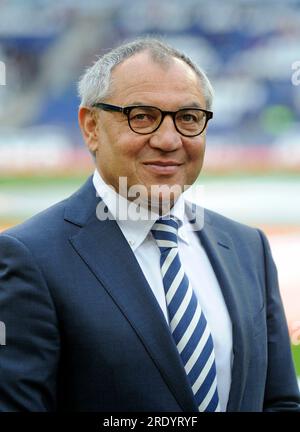 PHOTO D’ARCHIVE : Felix MAGATH aura 70 ans le 28 juillet 2023, entraîneur Felix MAGATH (WOB), portrait, portrait, tête, demi-figurine, Football 1st Bundesliga, match 30, Hanovre 96 (H) - VfL Wolfsburg (WOB) 2 : 0, le 11 avril 2012 à Hanovre / Allemagne Banque D'Images