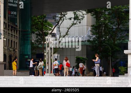 UOB Plaza à Raffles place sur le Boat Quay sur la rivière Singapour à Singapour. Banque D'Images