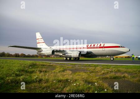 QANTAS Boeing 707 VH-XBA (anciennement VH-EBA) qui fut le premier avion de ligne à réaction de la compagnie aérienne, à Southend Airport, Royaume-Uni après restauration. Vol pour l'Australie Banque D'Images