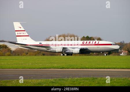 QANTAS Boeing 707 VH-XBA (anciennement VH-EBA) qui fut le premier avion de ligne à réaction de la compagnie aérienne, à Southend Airport, Royaume-Uni après restauration. Vol pour l'Australie Banque D'Images