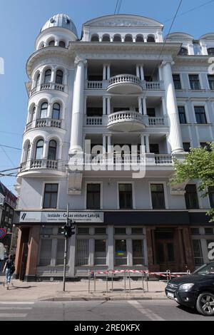 La tristement célèbre «la Maison du coin» dans la rue Brīvības à Riga, connue comme le siège du KGB soviétique en Lettonie Banque D'Images