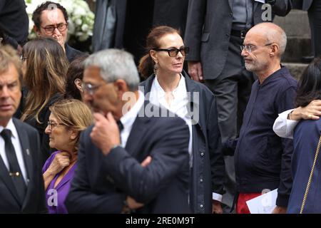 Paris, France. 24 juillet 2023. Carole bouquet lors des funérailles à l'église Saint Roch à Paris, France, le 24 juillet 2023, de la chanteuse et actrice d'origine britannique Jane Birkin, décédée le 16 juillet 2023 à Paris à l'âge de 76 ans. Photo de Nasser Berzane/ABACAPRESS.COM crédit : Abaca Press/Alamy Live News Banque D'Images