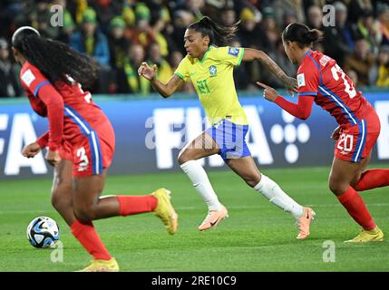 Adélaïde, Australie. 24 juillet 2023. Le brésilien Kerolin (C) participe au match du groupe F entre le Brésil et le Panama lors de la coupe du monde féminine de la FIFA 2023 à Adélaïde, Australie, le 24 juillet 2023. Crédit : Xiong Qi/Xinhua/Alamy Live News Banque D'Images