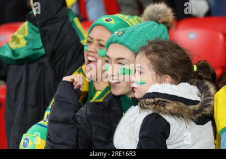 Adélaïde, Australie. 24 juillet 2023. Les fans du Brésil réagissent lors du match du groupe F entre le Brésil et le Panama lors de la coupe du monde féminine de la FIFA 2023 à Adélaïde, Australie, le 24 juillet 2023. Crédit : Bai Xuefei/Xinhua/Alamy Live News Banque D'Images