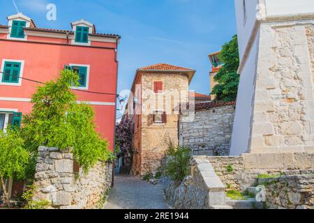 Vieilles rues dans la ville historique de Skradin en Dalmatie, Croatie Banque D'Images
