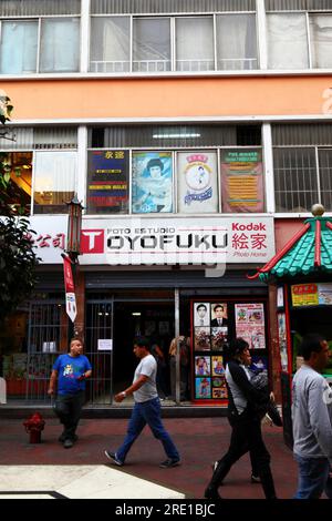 Toyofuku studio photo et boutique dans le quartier Chinatown du centre de Lima, Pérou Banque D'Images