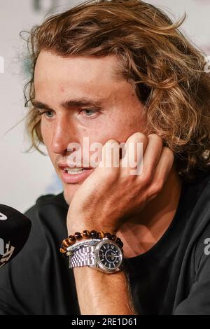 Hambourg, Allemagne. 24 juillet 2023. Tennis : Open d'Europe de Hambourg (tournoi ATP), Stade Rothenbaum. Alexander Zverev d'Allemagne donne une interview. Crédit : Frank Molter/dpa/Alamy Live News Banque D'Images