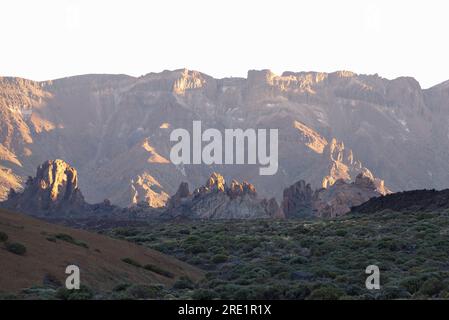 Paisaje Lunar típico de Las Cañadas del Teide. Paysage lunaire typique de Las Cañadas del Teide. Banque D'Images