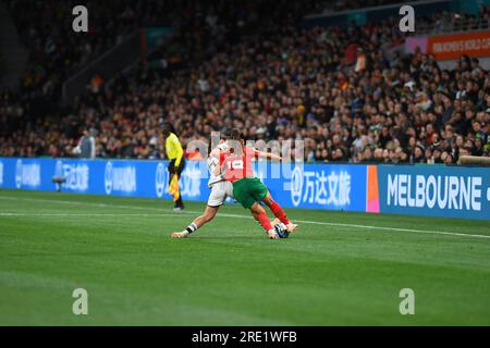 Melbourne, Australie. 24 juillet 2023. Sara Däbritz d'Allemagne et Sakina Ouzraoui du Maroc sont en action lors du match de la coupe du monde féminine de la FIFA 2023 entre l'Allemagne et le Maroc au stade rectangulaire de Melbourne. Score final Allemagne 6:0 Maroc (photo Alexander Bogatyrev/SOPA Images/Sipa USA) crédit : SIPA USA/Alamy Live News Banque D'Images