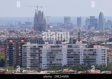 Barcelone, Espagne - 22 juillet 2023 : vue générale de la cathédrale de la Sagrada Familia en cours de développement le 22 juillet 2023. Banque D'Images