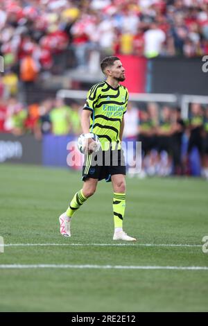 Jorginho d'Arsenal lors d'un match amical contre Manchester United au MetLife Stadium à East Rutherford dans l'État du New Jersey aux États-Unis ce samedi 27 juillet. Crédit : Brazil photo Press/Alamy Live News Banque D'Images