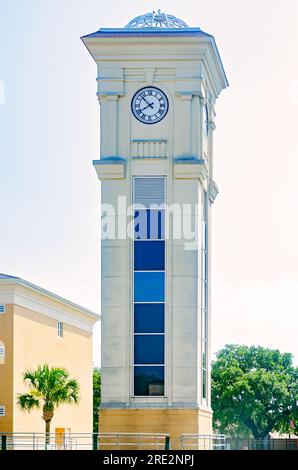 La tour de l'horloge du Bishop State Community College est photographiée, le 27 juin 2023, à Mobile, en Alabama. Le Bishop State Community College a été fondé en 1927. Banque D'Images