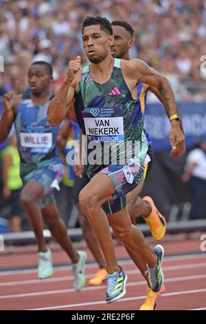 Wayde Van Niekerk (USA) remporte le 400m en 44,36 lors du London Athletics Meeting, dimanche 23 juillet 2023, à Londres, Royaume-Uni. (Jiro Mochizuki/image du sport) Banque D'Images