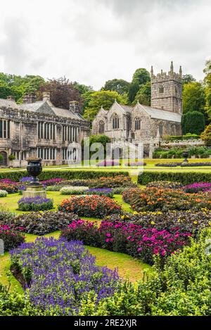 Église dans Lanhydrock House and Garden, Bodmin, Cornouailles, Angleterre, Royaume-Uni Banque D'Images