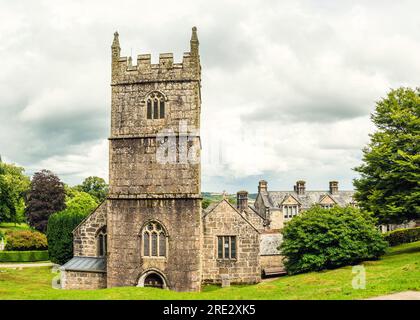 Église dans Lanhydrock House and Garden, Bodmin, Cornouailles, Angleterre, Royaume-Uni Banque D'Images