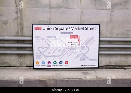 Carte de l'itinéraire du train MUNI à la station de métro Union Square / Market Street à Union Square, San Francisco, Californie ; guide des transports en commun muni. Banque D'Images