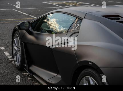 Prototype hybride Lamborghini Revuelto - 24 juillet 2023 à Trowell Services, M1, Nottinghamshire, Royaume-Uni. Nouvelle supercar italienne sur route pour les essais. Banque D'Images