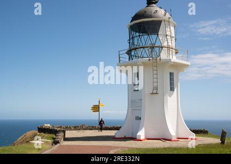 L'endroit où la mer de Tasman et les océans Pacifique se rencontrent au cap Reinga et son phare historique Banque D'Images