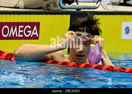 Fukuoka, Japon. 25 juillet 2023. Haiyang Qin, de Chine, réagit après avoir participé aux manches de 50m Breaststroke hommes lors des 20e Championnats du monde de natation au Marine Messe Hall A à Fukuoka (Japon), le 25 juillet 2023. Crédit : Insidefoto di andrea staccioli/Alamy Live News Banque D'Images