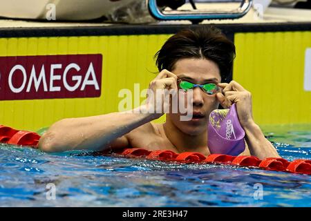 Fukuoka, Japon. 25 juillet 2023. Haiyang Qin, de Chine, réagit après avoir participé aux manches de 50m Breaststroke hommes lors des 20e Championnats du monde de natation au Marine Messe Hall A à Fukuoka (Japon), le 25 juillet 2023. Crédit : Insidefoto di andrea staccioli/Alamy Live News Banque D'Images