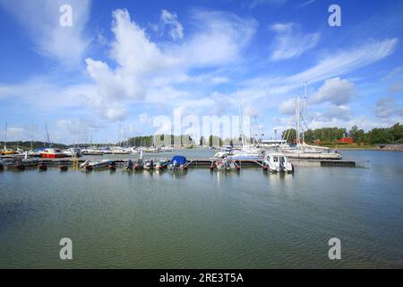 Un port de plaisance sur l'île finlandaise Lauttasaari - Helsinki, Finlande Banque D'Images