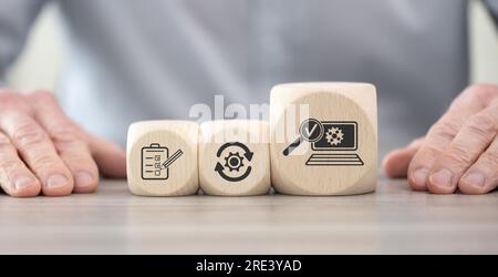 Blocs en bois avec symbole du concept de test de logiciel Banque D'Images