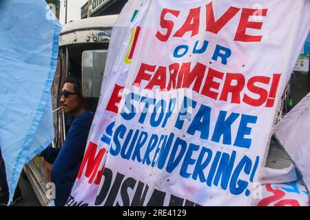 Quezon City, Rizal, Philippines. 24 juillet 2023. Les manifestants se concentrent sur les violations des droits humains du gouvernement, les droits souverains sur la mer des Philippines occidentales, le chômage, l'augmentation des salaires et d'autres problèmes sociaux auxquels le pays est encore confronté. (Image de crédit : © Ryan Eduard Benaid/ZUMA Press Wire) USAGE ÉDITORIAL SEULEMENT! Non destiné à UN USAGE commercial ! Banque D'Images