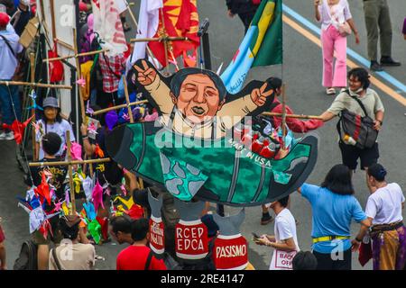 Quezon City, Rizal, Philippines. 24 juillet 2023. Les manifestants se concentrent sur les violations des droits humains du gouvernement, les droits souverains sur la mer des Philippines occidentales, le chômage, l'augmentation des salaires et d'autres problèmes sociaux auxquels le pays est encore confronté. (Image de crédit : © Ryan Eduard Benaid/ZUMA Press Wire) USAGE ÉDITORIAL SEULEMENT! Non destiné à UN USAGE commercial ! Banque D'Images