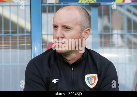 Gliwice, Pologne. 22 juillet 2023. L'entraîneur Aleksander Vukovic de Piast Gliwice vu lors du match de football polonais PKO Ekstraklasa League 2023/2024 entre Piast Gliwice et Lech Poznan au stade Muncipal de Gliwice. Score final ; Piast Gliwice 1:2 Lech Poznan. Crédit : SOPA Images Limited/Alamy Live News Banque D'Images