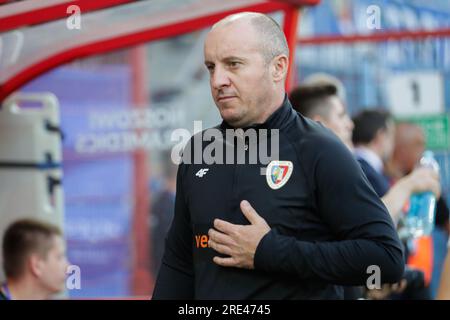 Gliwice, Pologne. 22 juillet 2023. L'entraîneur Aleksander Vukovic de Piast Gliwice vu lors du match de football polonais PKO Ekstraklasa League 2023/2024 entre Piast Gliwice et Lech Poznan au stade Muncipal de Gliwice. Score final ; Piast Gliwice 1:2 Lech Poznan. (Photo Grzegorz Wajda/SOPA Images/Sipa USA) crédit : SIPA USA/Alamy Live News Banque D'Images