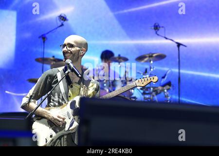 Le groupe de Pinguini Tattici Nucleari se produit lors du concert live le 23 juillet 2023 au Stadio Olimpico de Rome, en Italie Banque D'Images