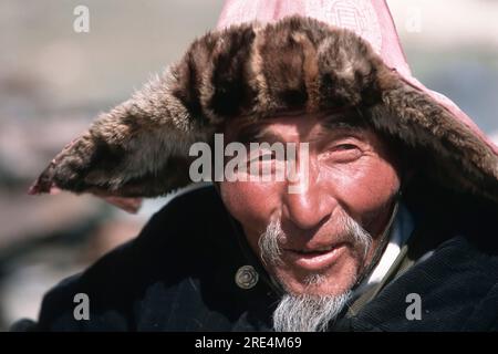 Montagne de l'Altaï, chasseur d'aigle kazakh, Festival de l'aigle doré, Bayan Ölgii, montagnes de l'Altaï, Mongolie Banque D'Images
