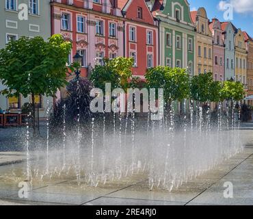 Boleslawiec Bunzlau vieux marché dans la journée ensoleillée d'été Basse-Silésie Pologne Banque D'Images