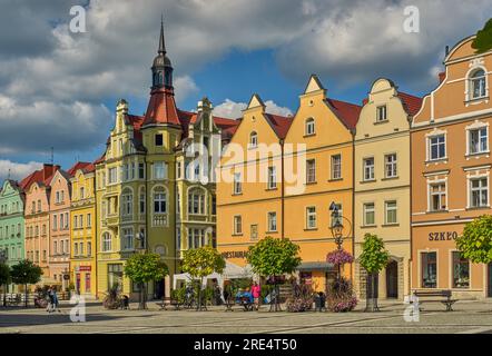 Boleslawiec Bunzlau vieux marché dans la journée ensoleillée d'été Basse-Silésie Pologne Banque D'Images