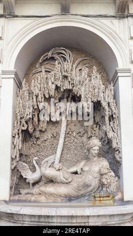 Rome, Latium, Italie, la statue de la déesse Juno aux quatre Fontaines est située sur la colline du Quirinal, à l'intersection Quattro Fontane. Banque D'Images