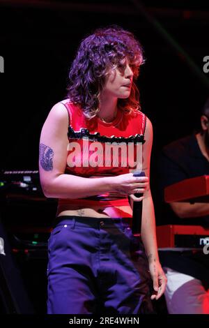 Florence, Italie. 24 juillet 2023. Madame, pseudonyme de Francesca Calearo, est une auteure-compositrice et rappeuse italienne, en concert à Florence Credit : Independent photo Agency/Alamy Live News Banque D'Images