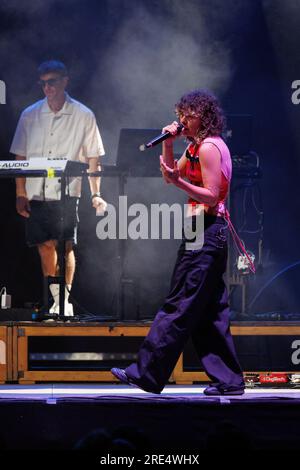 Florence, Italie. 24 juillet 2023. Madame, pseudonyme de Francesca Calearo, est une auteure-compositrice et rappeuse italienne, en concert à Florence Credit : Independent photo Agency/Alamy Live News Banque D'Images