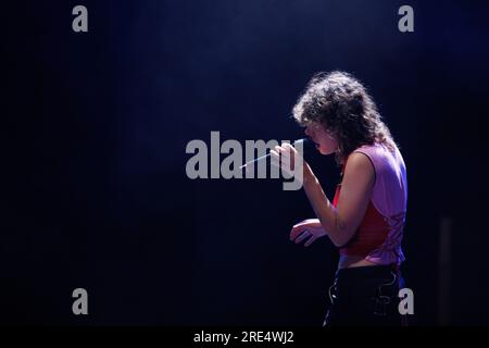 Florence, Italie. 24 juillet 2023. Madame, pseudonyme de Francesca Calearo, est une auteure-compositrice et rappeuse italienne, en concert à Florence Credit : Independent photo Agency/Alamy Live News Banque D'Images