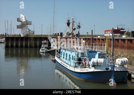 La plate-forme d'observation Sejlet / navigué, Esbjerg Strand, Danemark. Banque D'Images