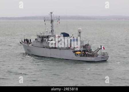 Le chasseur de mines de la marine française FS CEPHEE (M652) se dirige vers le Solent pour reprendre ses fonctions auprès de l'OTAN Banque D'Images