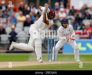 25 juillet 2023 ; Old Trafford, Manchester, Angleterre : Division 1 County Championship Cricket, Lancashire contre Northamptonshire Day 1 ; Emilio gay du Northamptonshire joue dans l'off side Banque D'Images