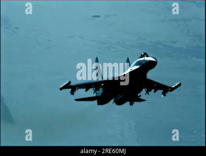 Non divulgué, Syrie. 23 juillet 2023. Non divulgué, Syrie. 23 juillet 2023. Un avion de chasse Sukhoi su-35 Flanker-E de l'armée de l'air de la Fédération de Russie vole dangereusement près d'un avion américain MQ-9 Reaper, 23 juillet 2023 en Syrie. L'avion a plus tard tiré des fusées éclairantes qui ont heurté le MQ-9, endommageant gravement l'hélice. Crédit : USAF/US Air Force photo/Alamy Live News Banque D'Images