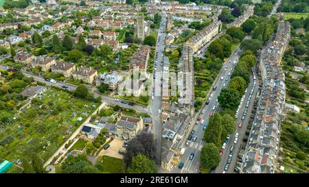 Bath, Royaume-Uni, 25 JUILLET 2023 : vue aérienne du Drone sur St Saviours Road, à Larkhall Bath UK Banque D'Images