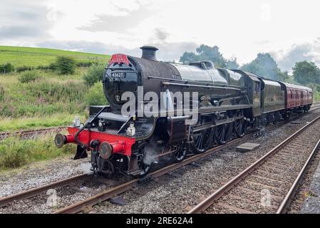 La Sierra Leone aka Galatea (plus les numéros non concordants) a conservé la machine à vapeur britannique en attendant l'arrivée de ses autocars le 25 juillet 2023 Banque D'Images