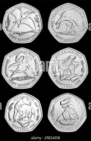 Pièces de 50p représentant des dinosaures de la collection Royal Mint Dinosauria émises entre 2020 et 2021 Banque D'Images