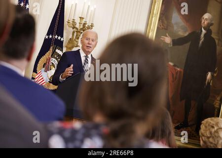 Washington, États-Unis. 25 juillet 2023. Le président Joe Biden annonce de nouvelles initiatives pour élargir l’accès aux soins de santé mentale pour les Américains dans la salle est de la Maison Blanche le 25 juillet 2023 à Washington, DC. Photo de Samuel Corum/UPI crédit : UPI/Alamy Live News Banque D'Images
