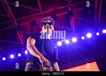 Piazza Lumiere, Giffoni Valle Piana (sa), Italie, 23 juillet 2023, Follya / Alessio Bernabei pendant Follya - tournée estivale 2023 - concert de musique Banque D'Images