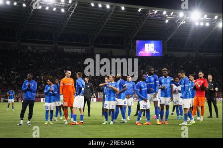 Genève, Suisse. 25 juillet 2023. Les joueurs de Genk photographiés après un match de football entre le Swiss Servette FC et le Belge KRC Genk, mardi 25 juillet 2023 à Genève, en Suisse, première étape du deuxième tour de qualification pour la compétition de l'UEFA Champions League. BELGA PHOTO VIRGINIE LEFOUR crédit : Belga News Agency/Alamy Live News Banque D'Images