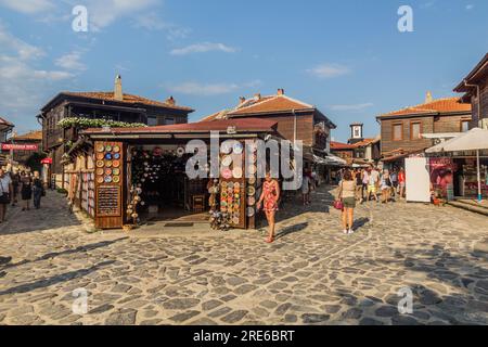 NESEBAR, BULGARIE - 24 JUILLET 2019 : rues pavées à Nesebar, Bulgarie Banque D'Images