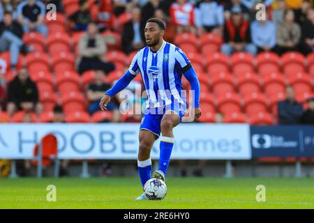 Doncaster, Royaume-Uni. 25 juillet 2023. Le défenseur de Sheffield Wednesday Akin Famewo (15 ans) lors du match amical de pré-saison Doncaster Rovers FC vs Sheffield Wednesday FC à Eco-Power Stadium, Doncaster, Royaume-Uni le 25 juillet 2023 Credit : Every second Media/Alamy Live News Banque D'Images